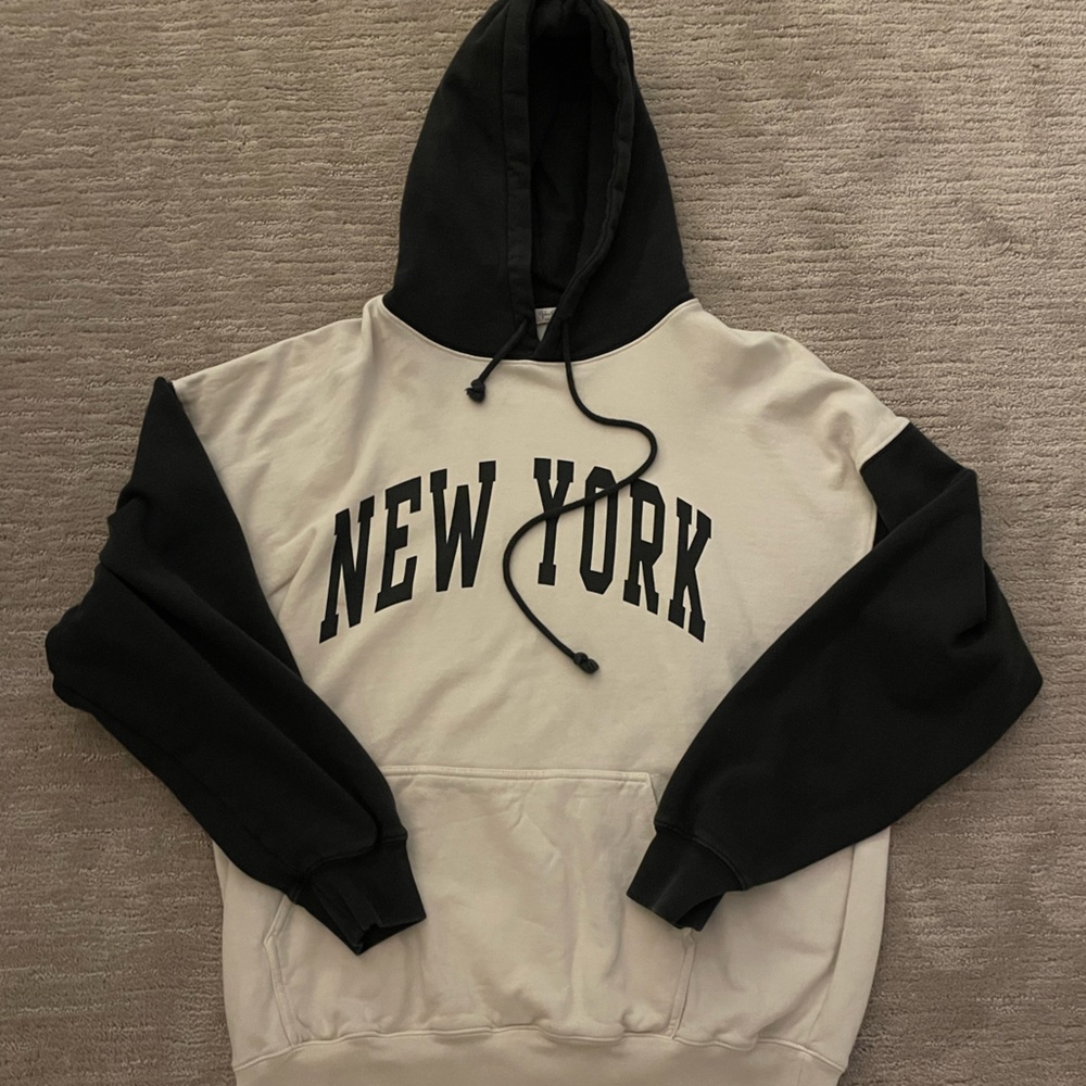 Brandy Melville black and white new york never worn hoodie!!